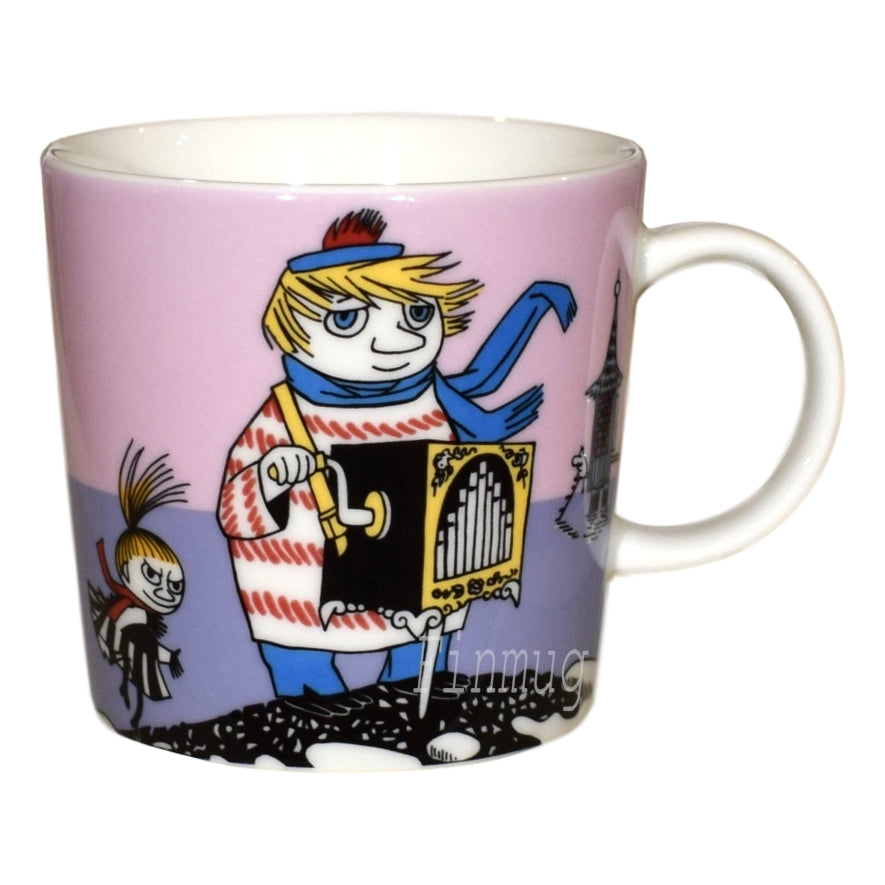 Uchlik ishtirokidagi toliq metrajli porno filmlarni tomosha qiling U beadablik bilan qizni silaydi